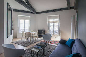 Apartment Paris : Studio Avenue Montaigne, Champs-Elysées, France