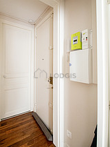 Apartment Paris 18° - Entrance