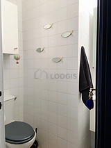 Modern residence Rueil-Malmaison - Toilet