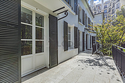 Maison individuelle Paris 16° - entrée