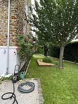 House ESSONNE - Yard