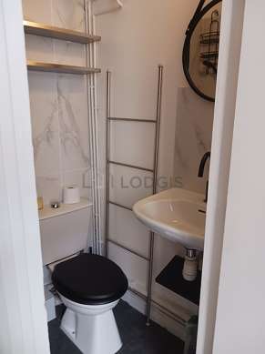 Rental studio with elevator Paris 13 Rue V ron se 25 m